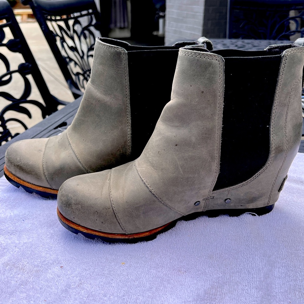 Sorel wedge waterproof booty gray black